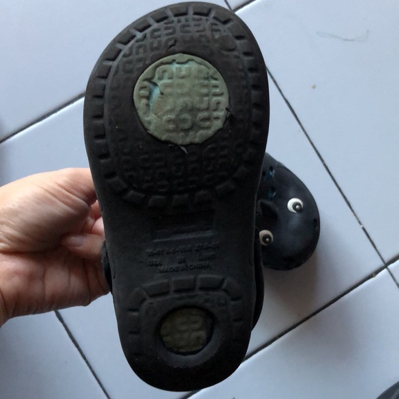 Shark shoes - Picture 3 of 4